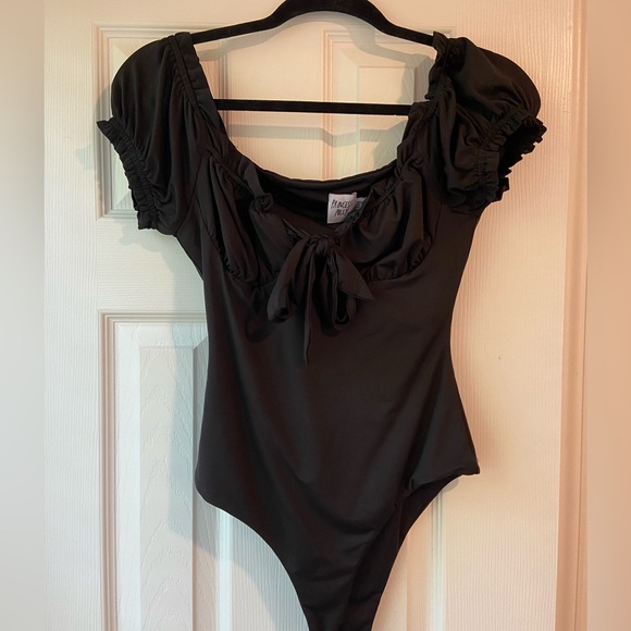 Princess Polly front tie bodysuit - Picture 1 of 4